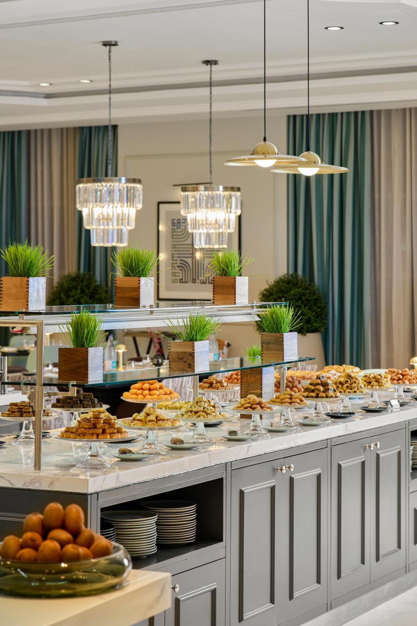 MeccaAddress Jabal Omar Makkah公寓式酒店 外观 照片 A buffet at a hotel